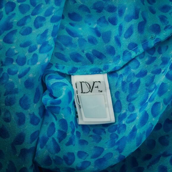 Diane Von Furstenberg Size 8 Blue Print Lorelei Two Collared Button Front Down T - Picture 5 of 9